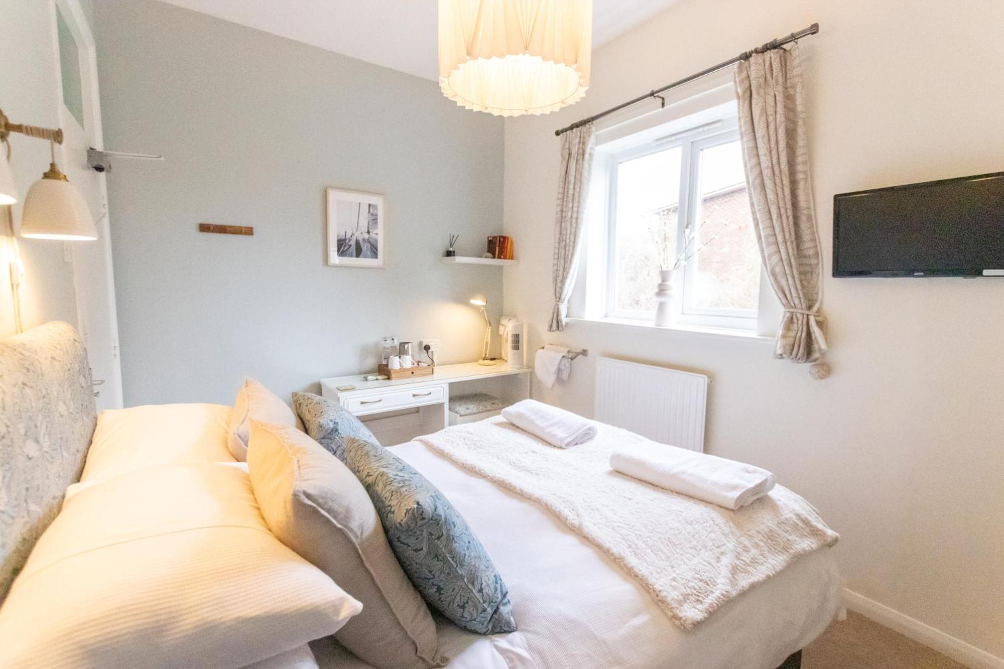 Отель Poole Park House Экстерьер фото