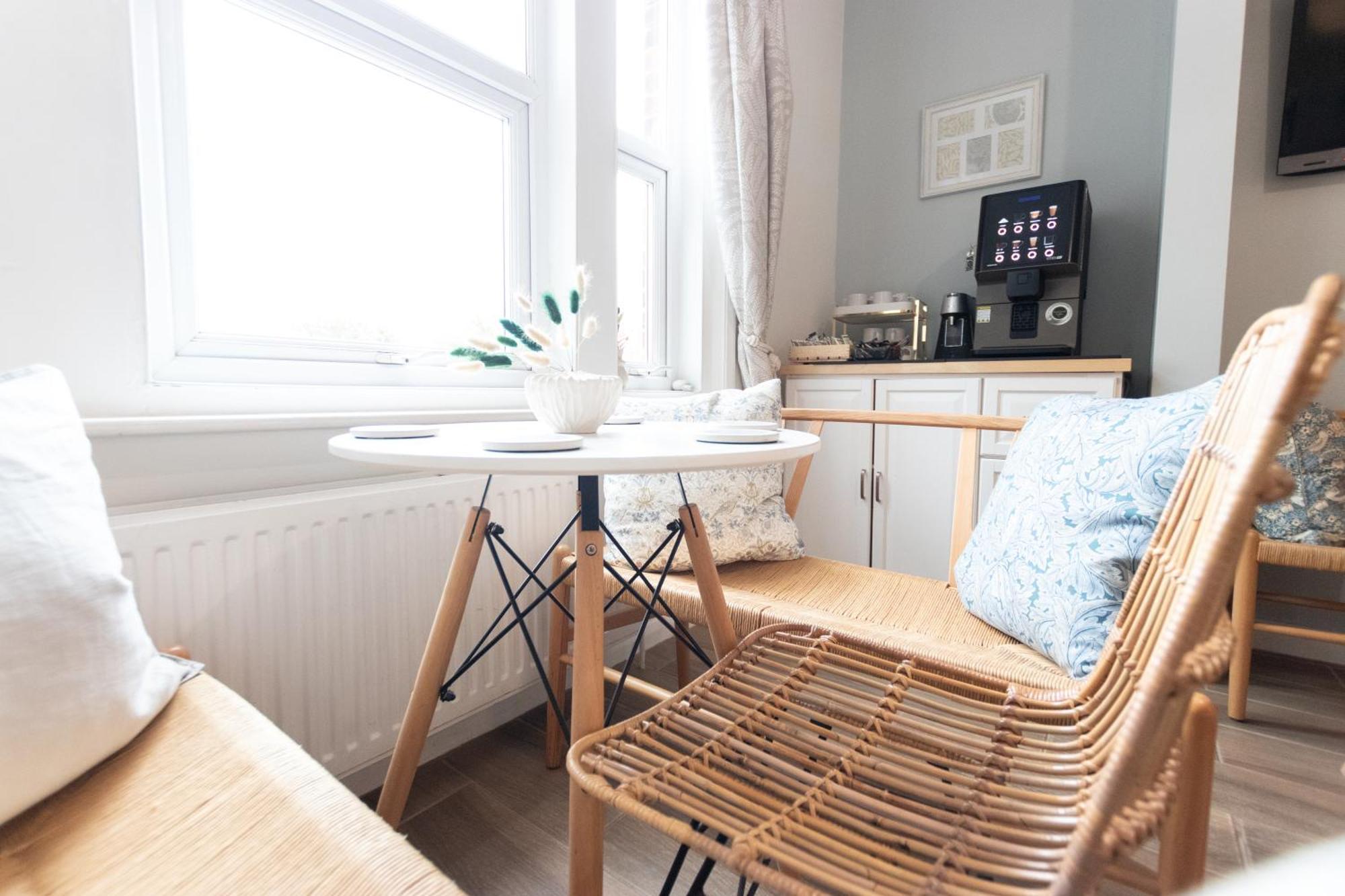 Отель Poole Park House Экстерьер фото