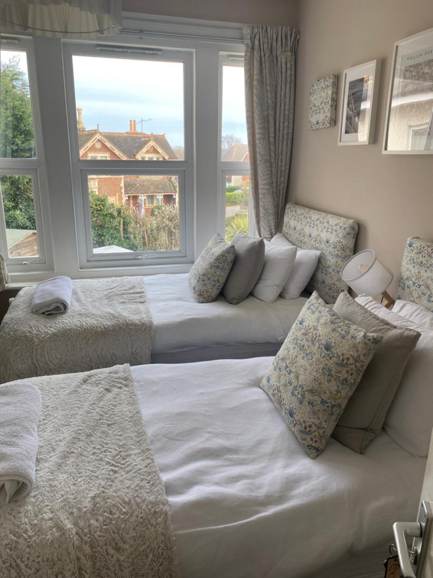 Отель Poole Park House Экстерьер фото