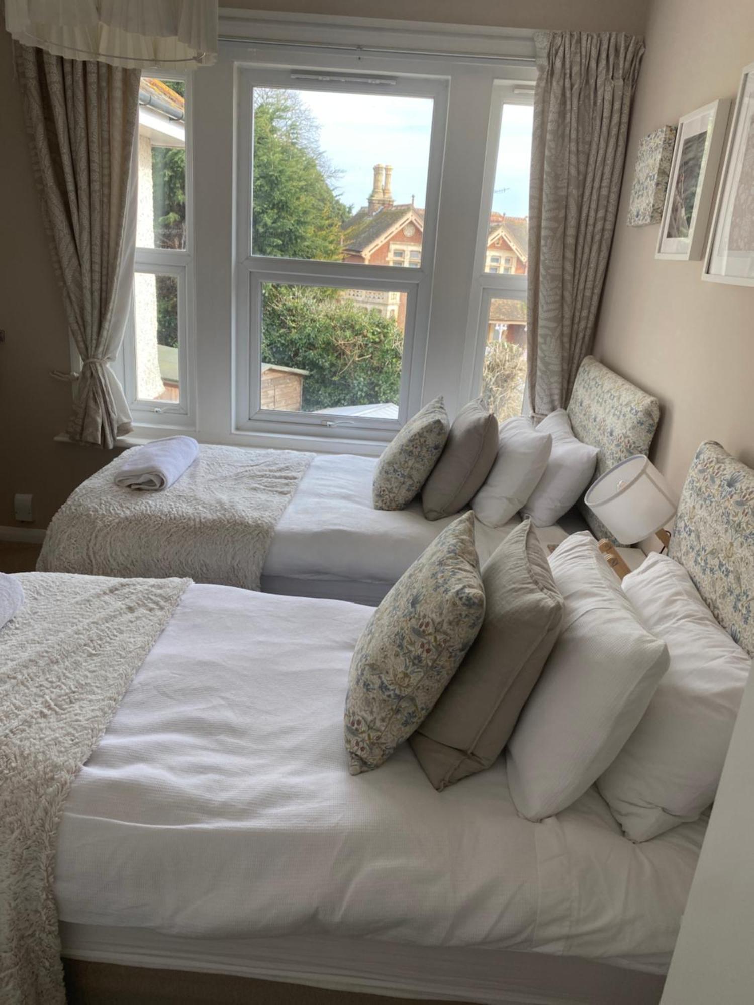 Отель Poole Park House Экстерьер фото